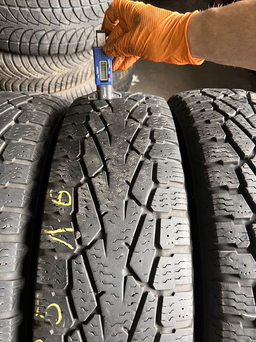 4 anvelope iarna 235/85/16 , Nokian , 7-10 mm !