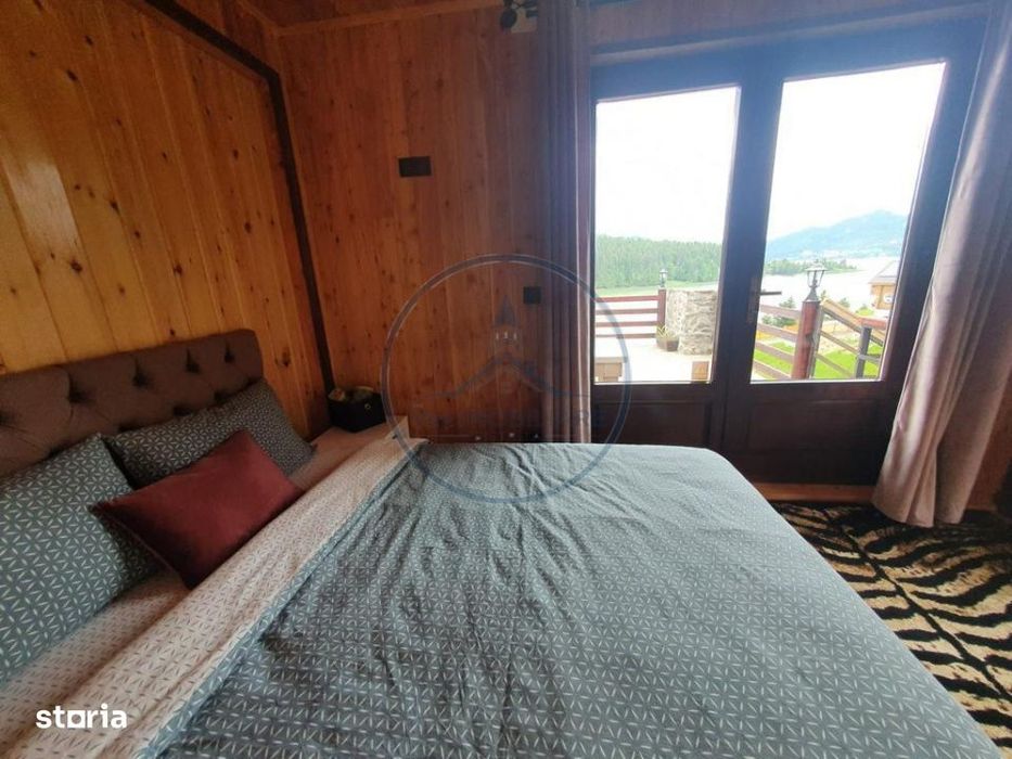 Cabana cu accesc la lac, 1400mp teren Colibita