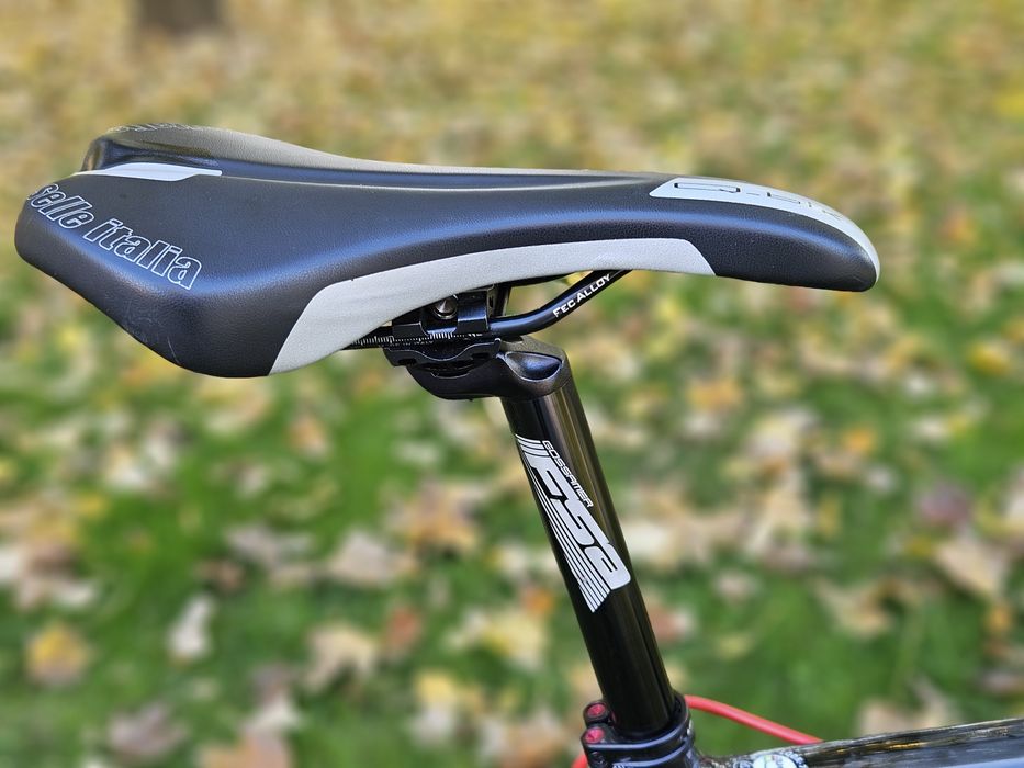 Карбонов шосеен велосипед LOOK