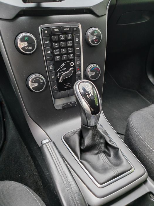 2017г Volvo V40 Автоматик 120кс