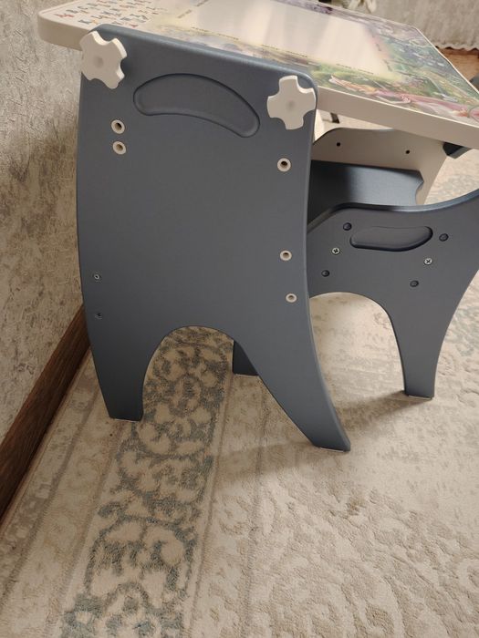 Продам детский столик