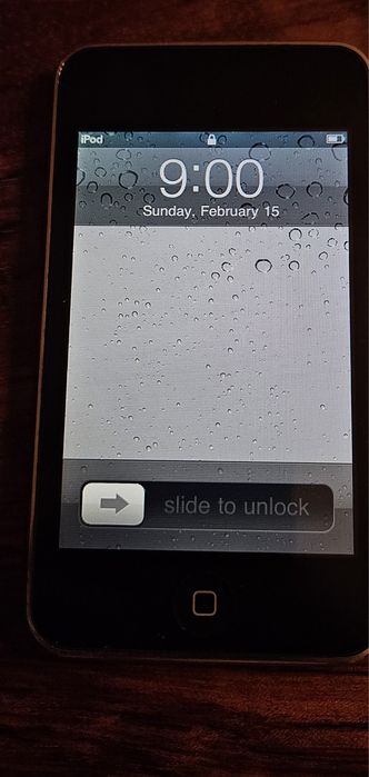 Vând iPod Touch 8 Gb