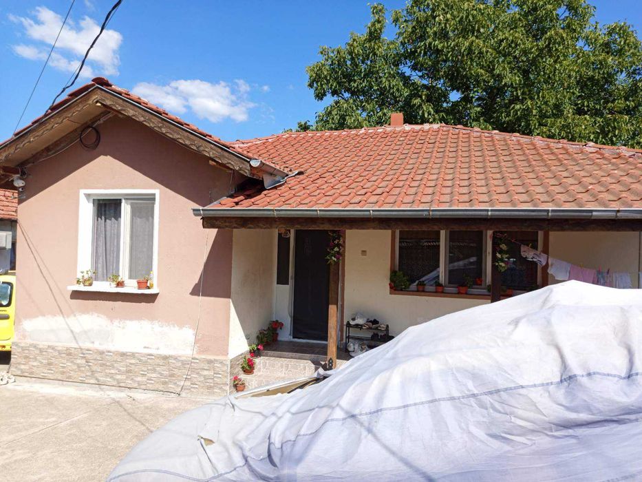 Продава къща в село Розово
