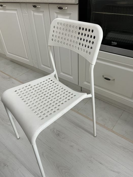 Продам стулья икеа