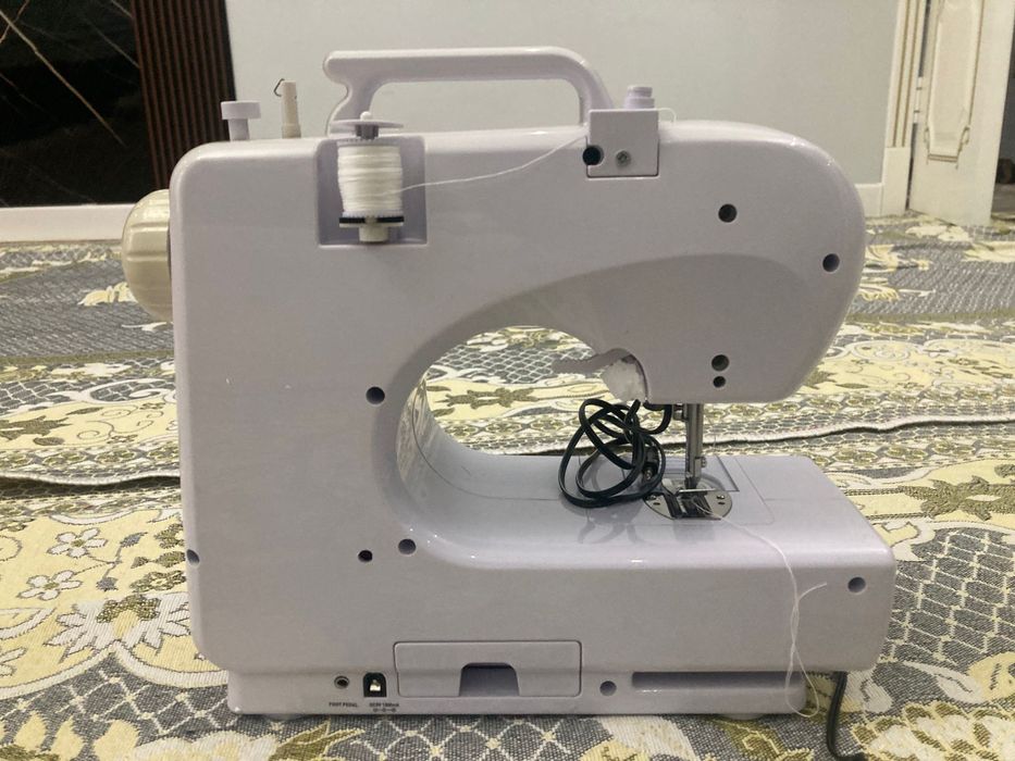 Швейная машинка продаётся новая