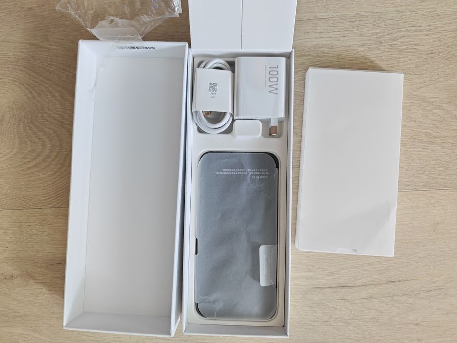 Чисто нов Xiaomi 17 PRO MAX 16/1TB ЧЕРЕН