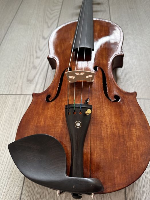 Vioara Stradivarius veche restaurata