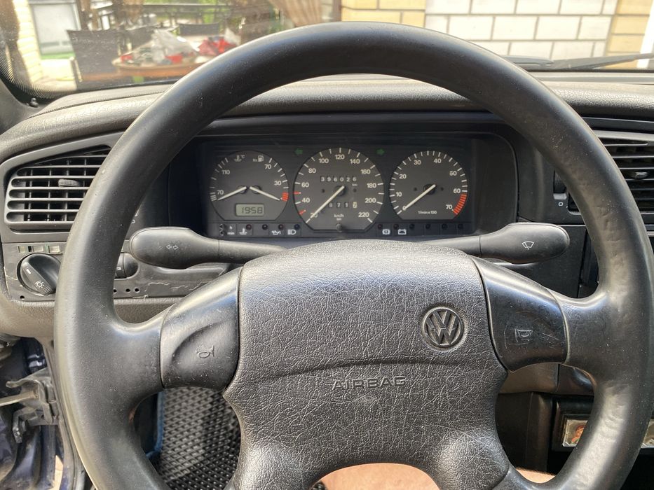 VW passat b4 1993г, 1.8 бензин