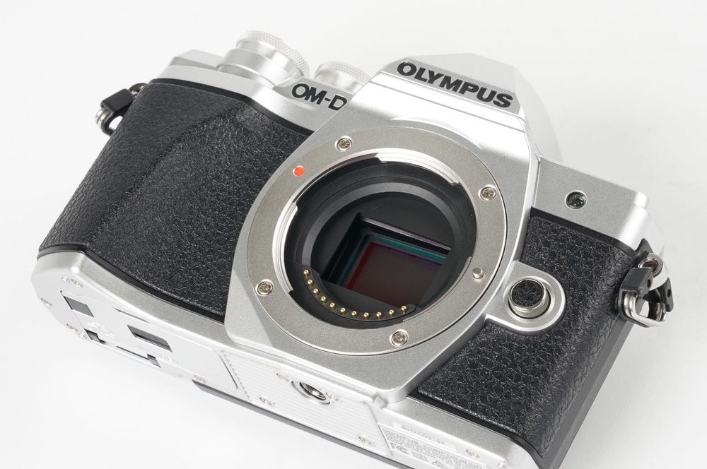 Aparat foto mirrorless Olympus OM-D E-M10 Mark III – 16.1MP