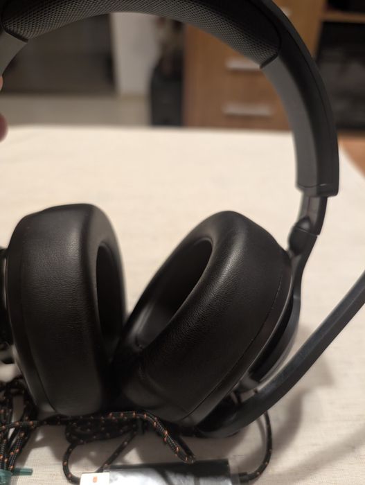 Casti JBL cu microfon