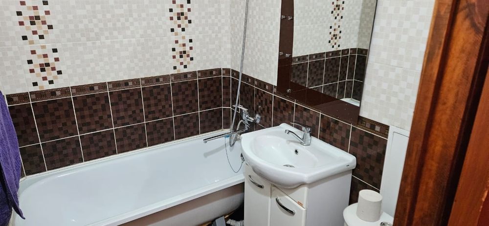 1,5 на площади Ушанова (А. Кашаубаев 5)