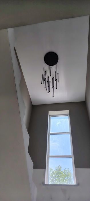 Люстра хайтек стилінде