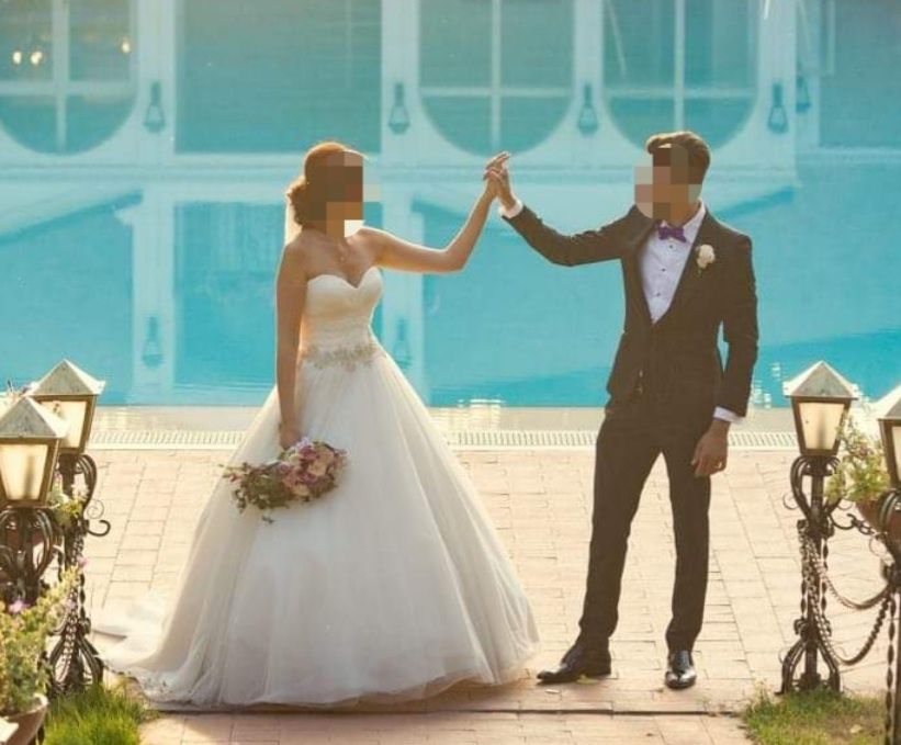 Rochie mireasa cu elemente Swarovski trena si voal lung de 3m