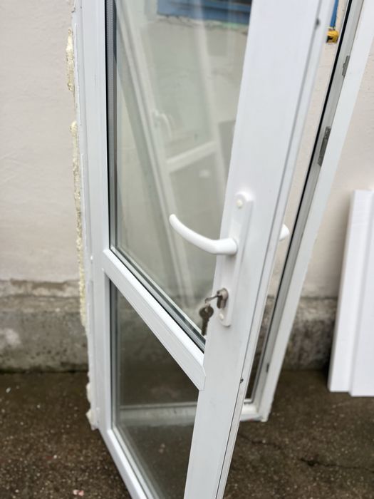 Usa pvc cu geam termopan sh