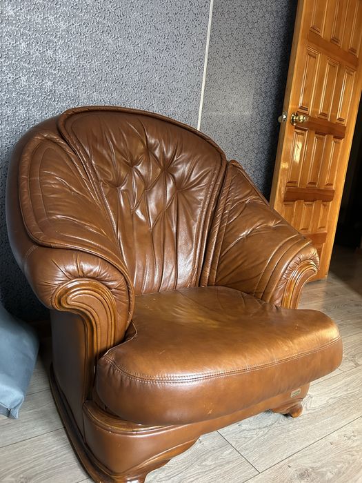 Кожанный диван и кресла