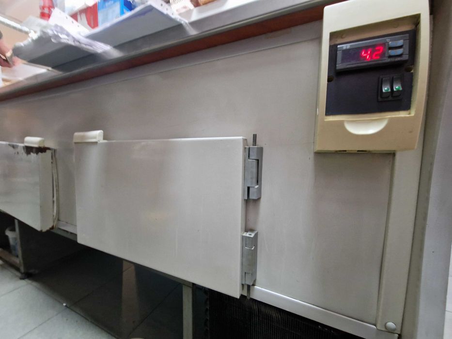 Хладилни Витрини и шкафове към тях