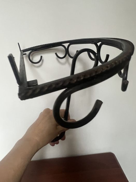 Consola metalica