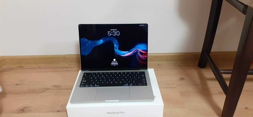Apple MacBook Pro 14′′ (2025) M5 – 16GB / 1TB – Чисто нов