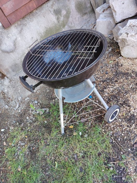 Vând grătar cărbuni