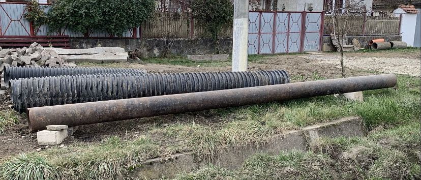 Vând țeavă metalică