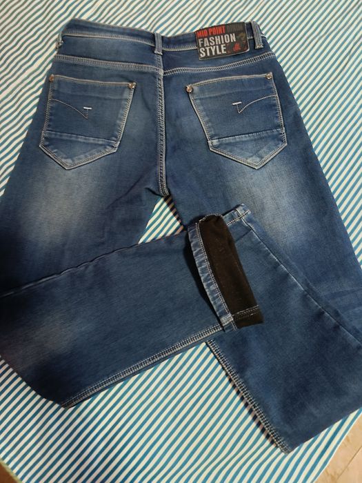 Продавам мъжки дънки