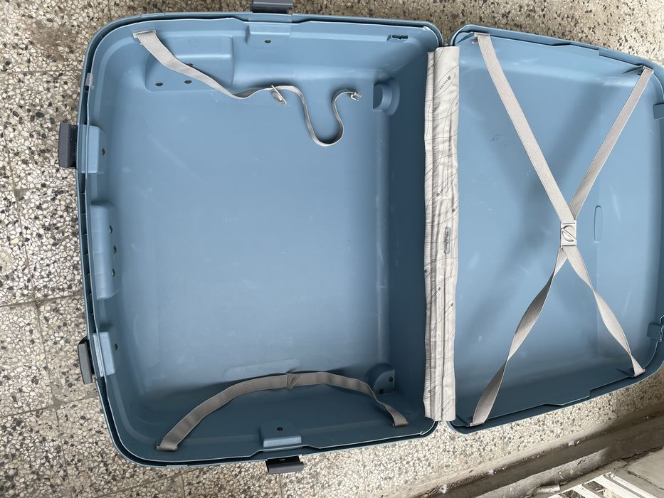 Голям куфар Delsey