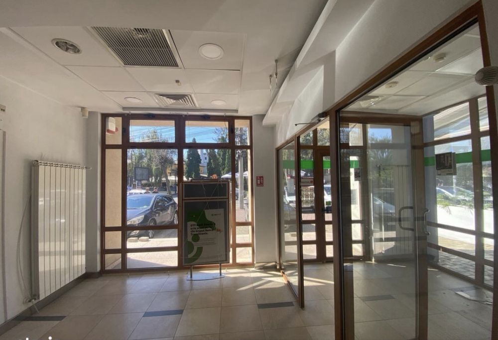 Spatiu comercial 182mp