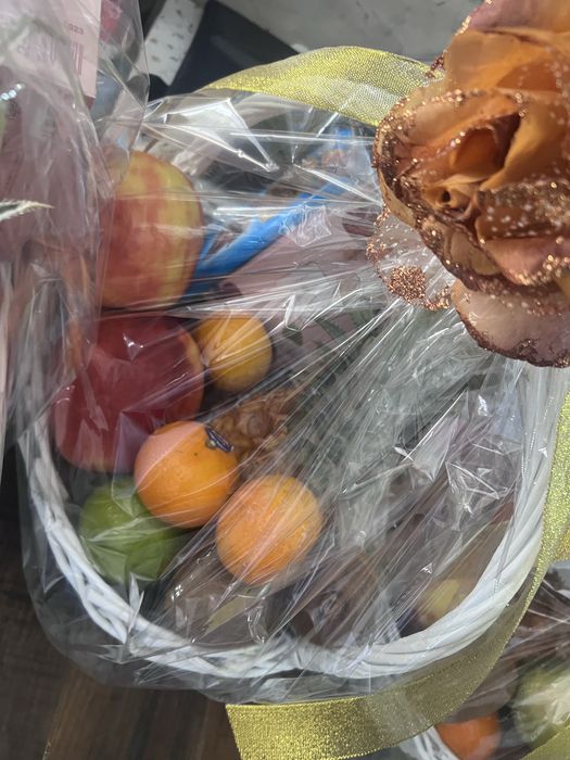 Продам корзину с фруктами