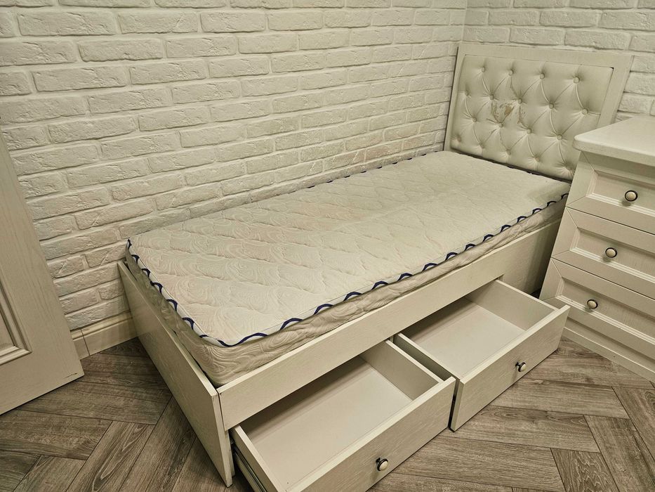 Подростковая кровать с матрасом