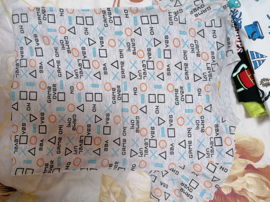 Тениски момче, размер до 110 Детско яке 10 лв, размер 104-110