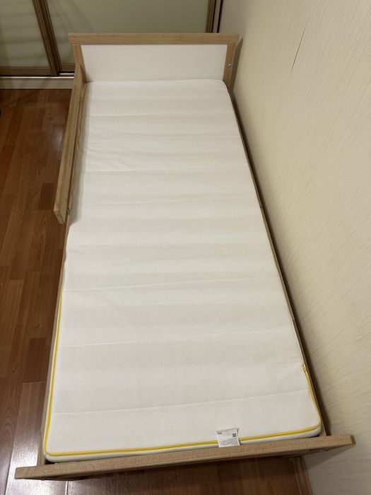 Кровать детская с матрацом