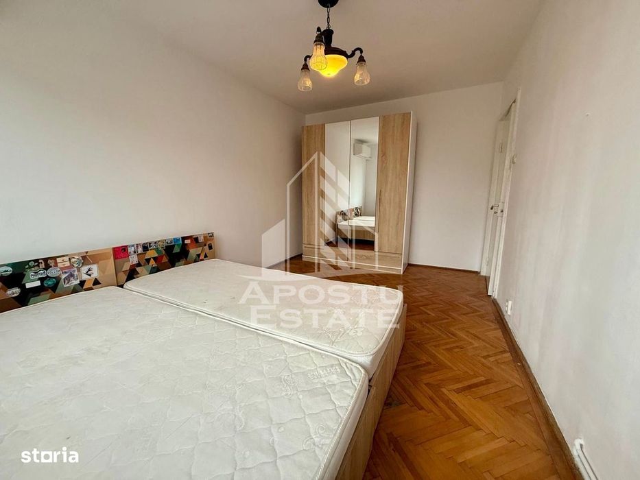 Apartament 4 camere, etaj intermediar, zona Circumvalatiunii,Timisoara