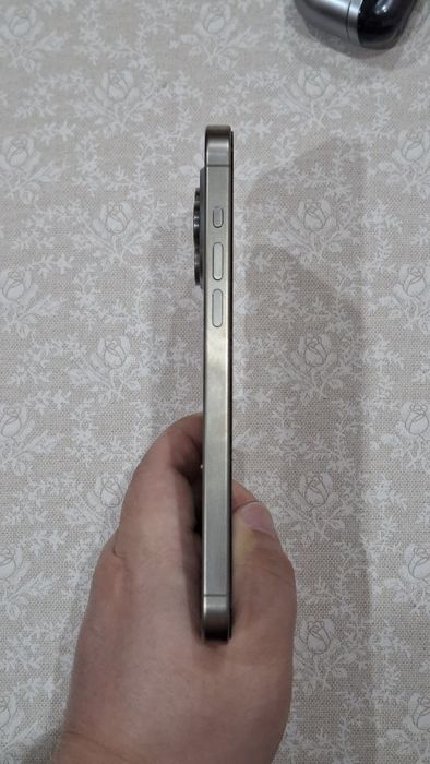Продам iPhone 15 Pro Max (Natural Titanium) на 256 ГБ.