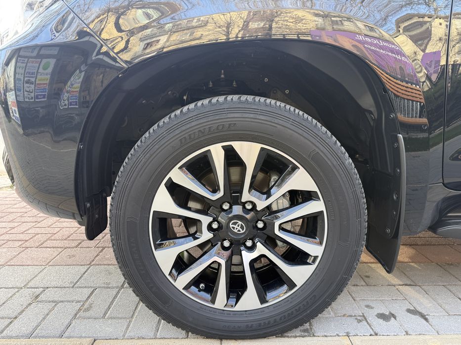 Продам тойота ленд кравсер прада 2023 года без красок без царапин