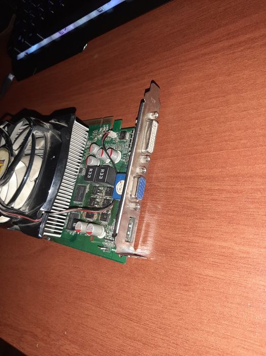 Продам видеокарту  GeForce GTS 250 1gb/256b