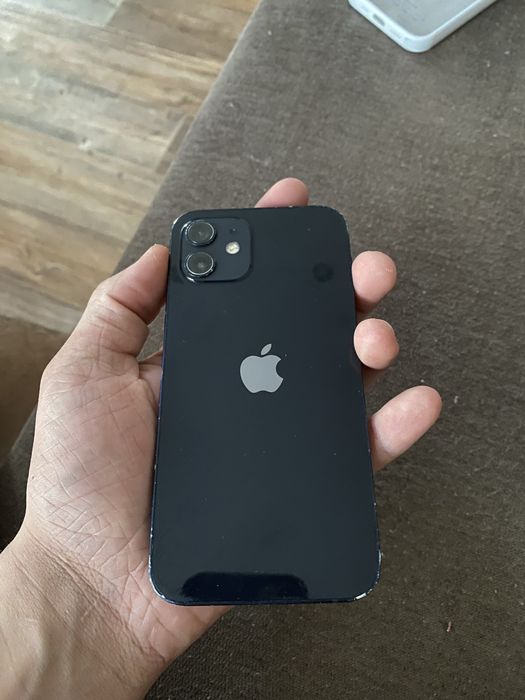 продам Iphone 12