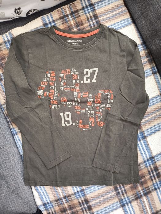 Дрехи за момче 9 до 10 год, 134-140 см блузи, 1 чифт дънки