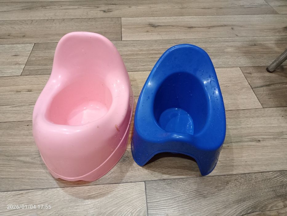 Отдам бесплатно детские горшки