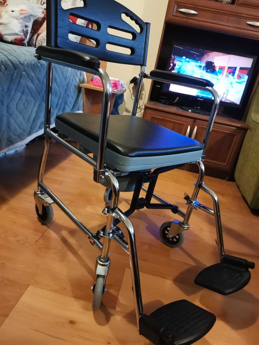 Санитарен стол за тоалетна и баня. Проходилка. Надстройка за тоалетна.