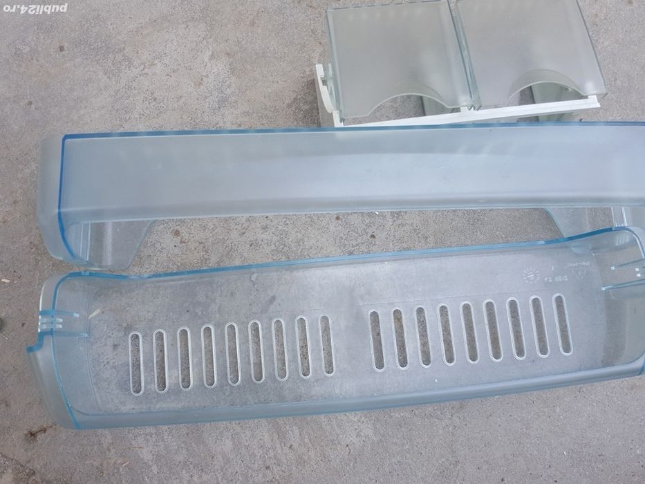 Rafturi și cutii combina frigorifica Arctic - 20ron bucata 
Fai mare v