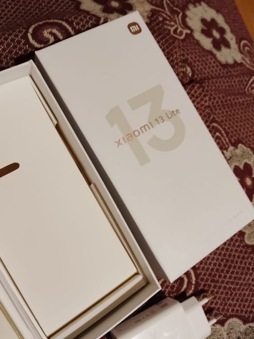 Продам Xiaomi 13 lite