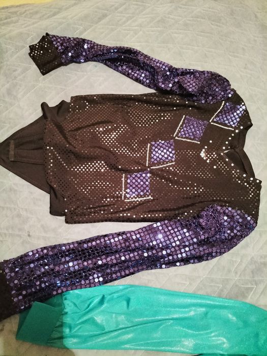 Продам бальные костюмы