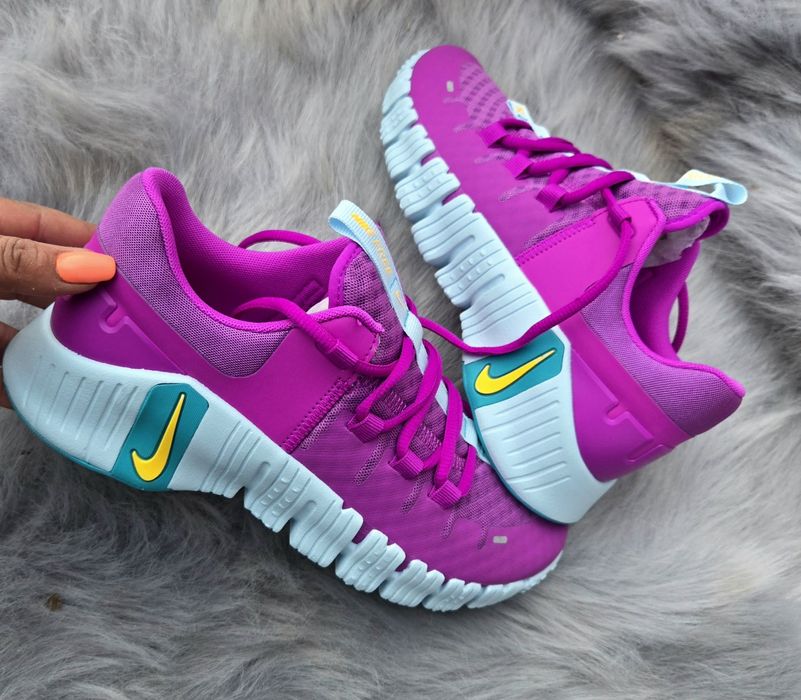 Nike Metcon оригинални дамски сникърси нови с оригиналната  кутия 38.5