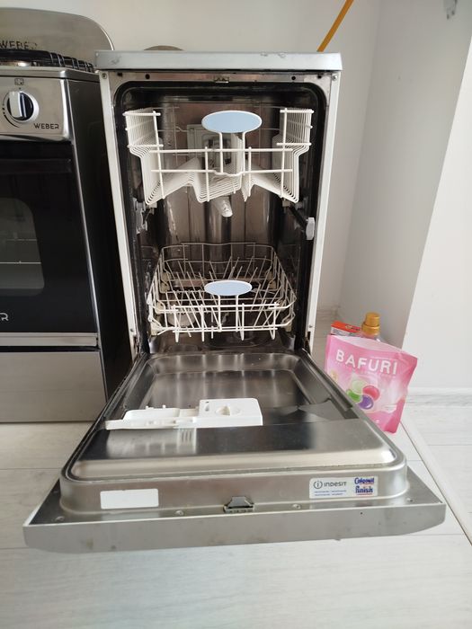 Продам посудомоечная машина indesit