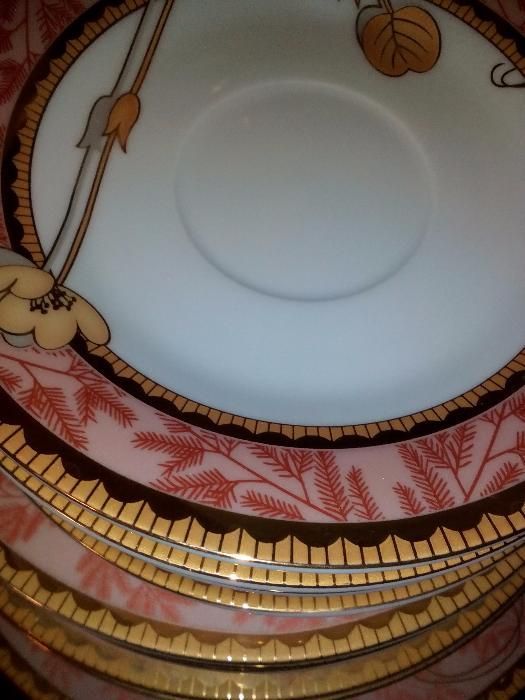 Посуда сервиз. Золото