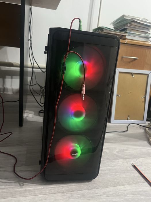 Продам компьютер в отличном состояний