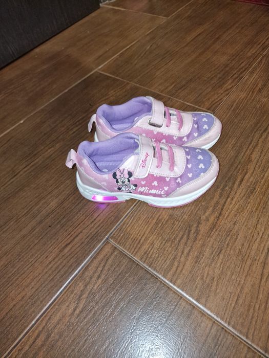 Vand pantofi sport CCC Disney masura 29 cu led