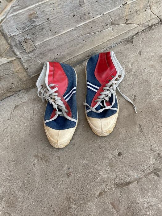 Спортивная обувь