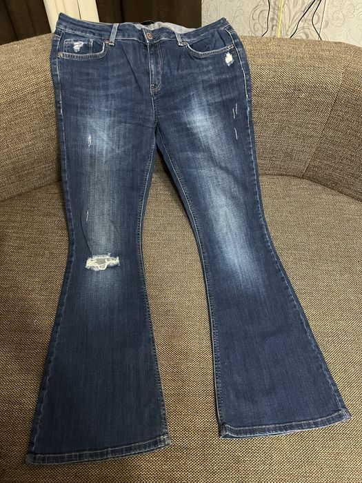 Джинсы на 46-48 размеры , разные!