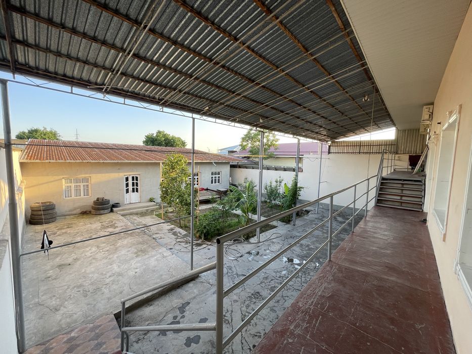 Hovli uchastka sotiladi 7sotx